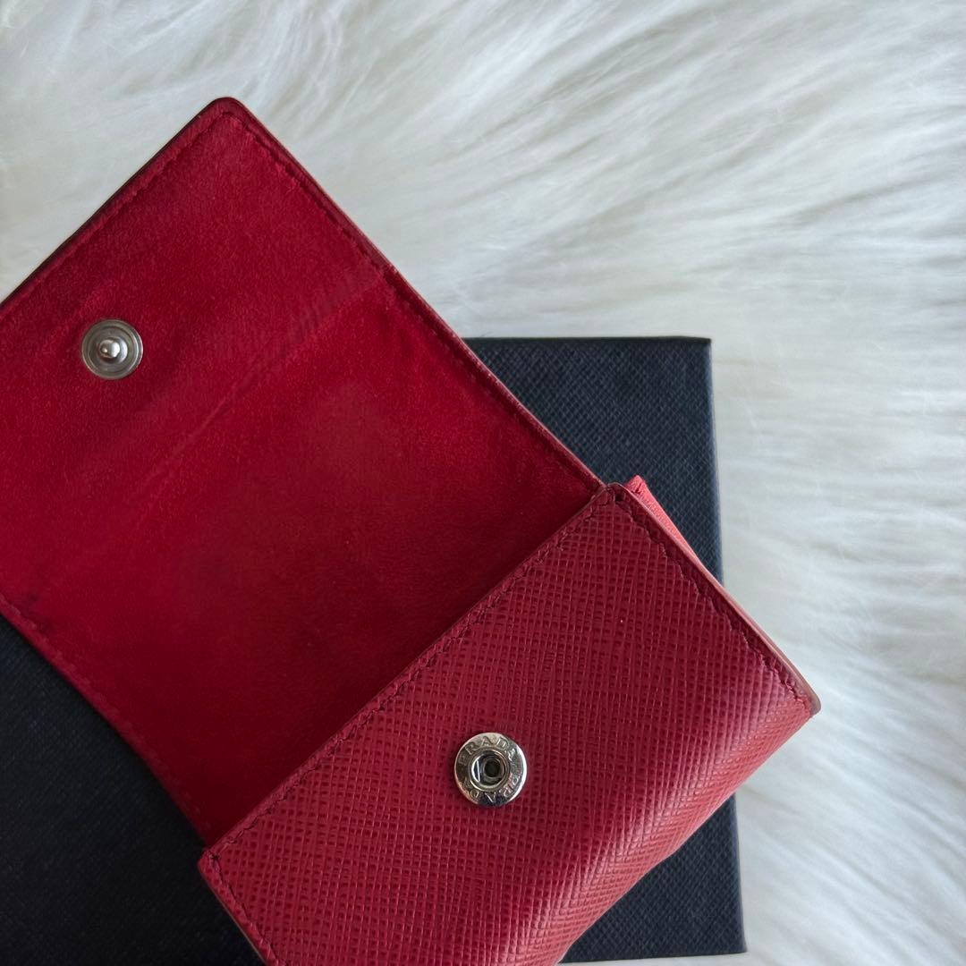 プラダ サフィアーノ レザー AirPods ケース 三角ロゴ レッド