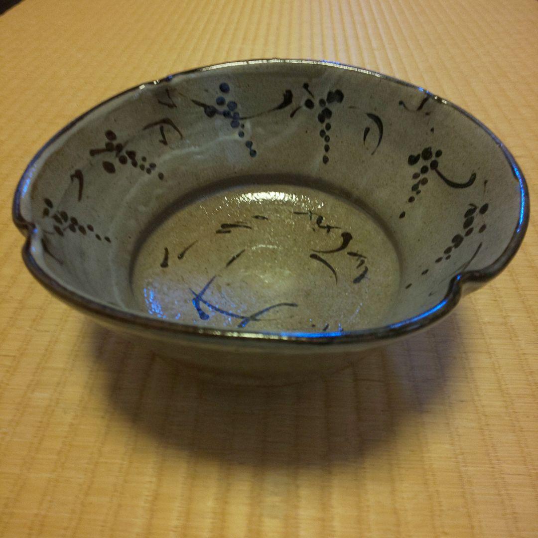 A 177 　　絵唐津 　主菓子器 ・西岡小十（共箱あり）