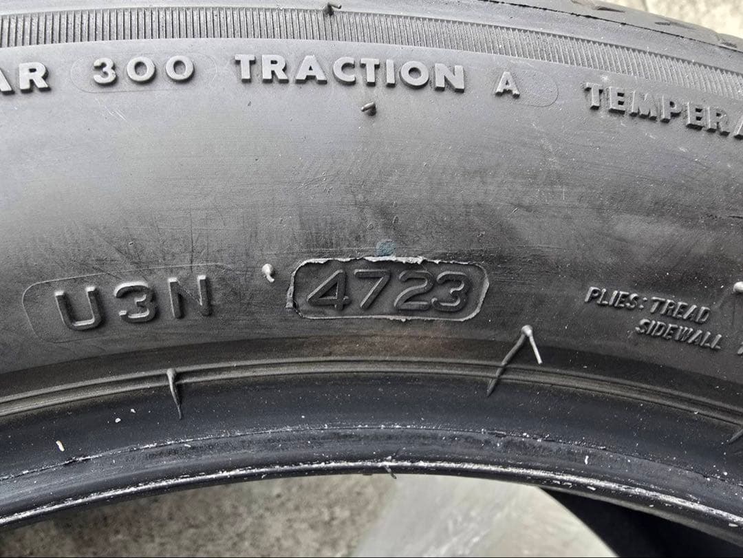 ブリヂストン　アレンザ　001 235/ 50Ｒ19 4本　2355019