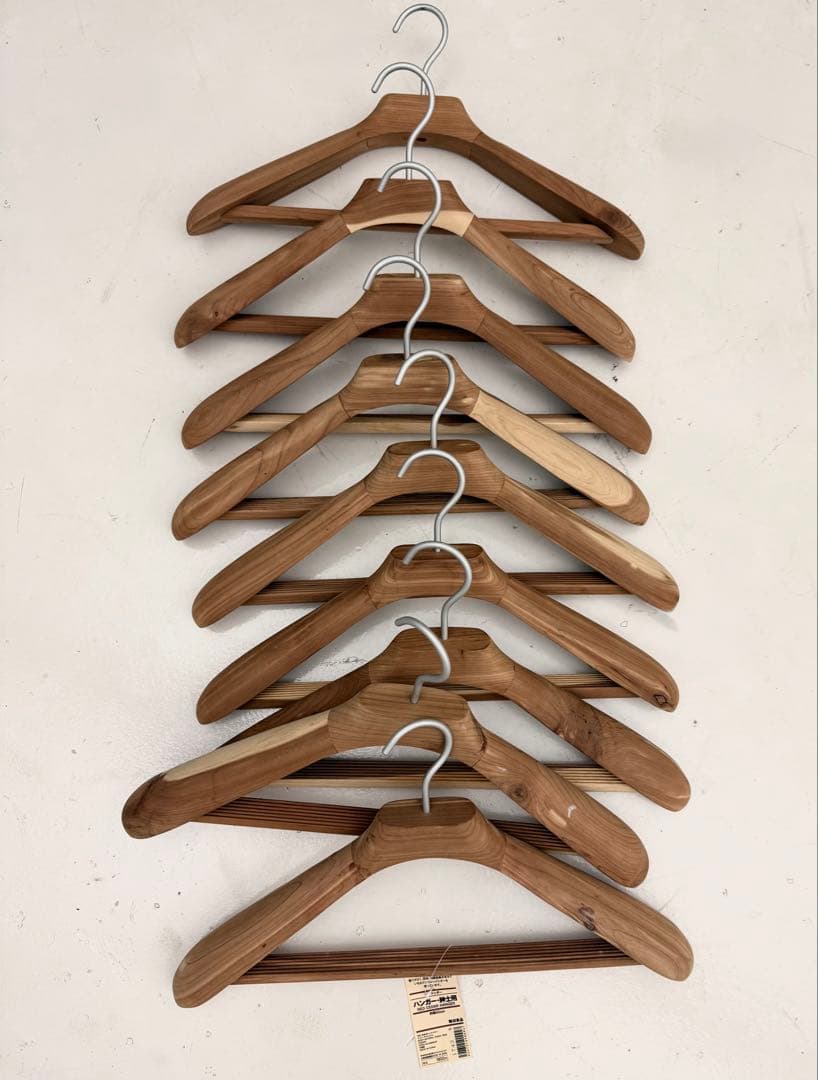 Muji Red Cedar hangersレッドシダー ハンガー9個