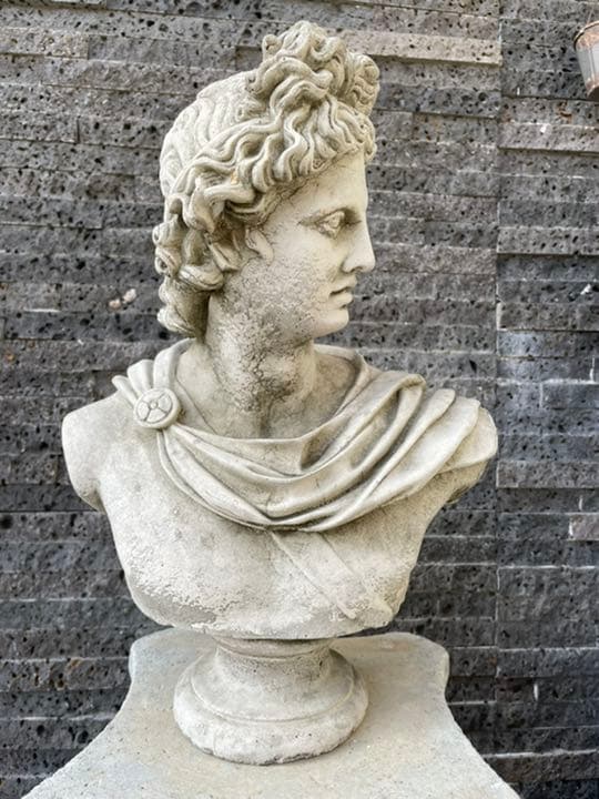 アポロン　石像　ガーデン　イギリス