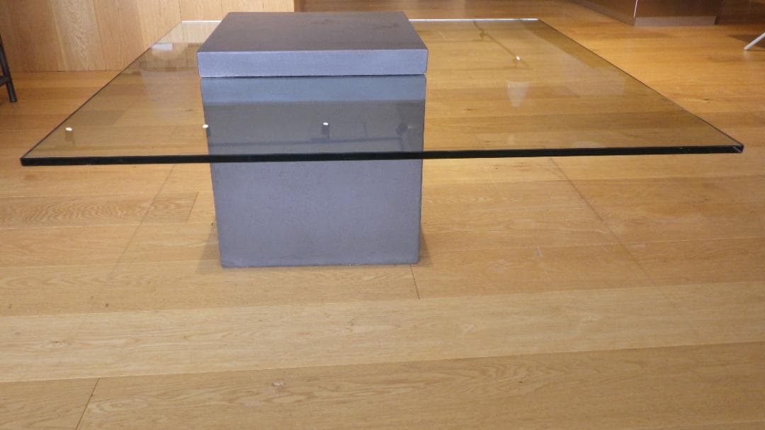 moda en casa FLYING table ガラステーブル