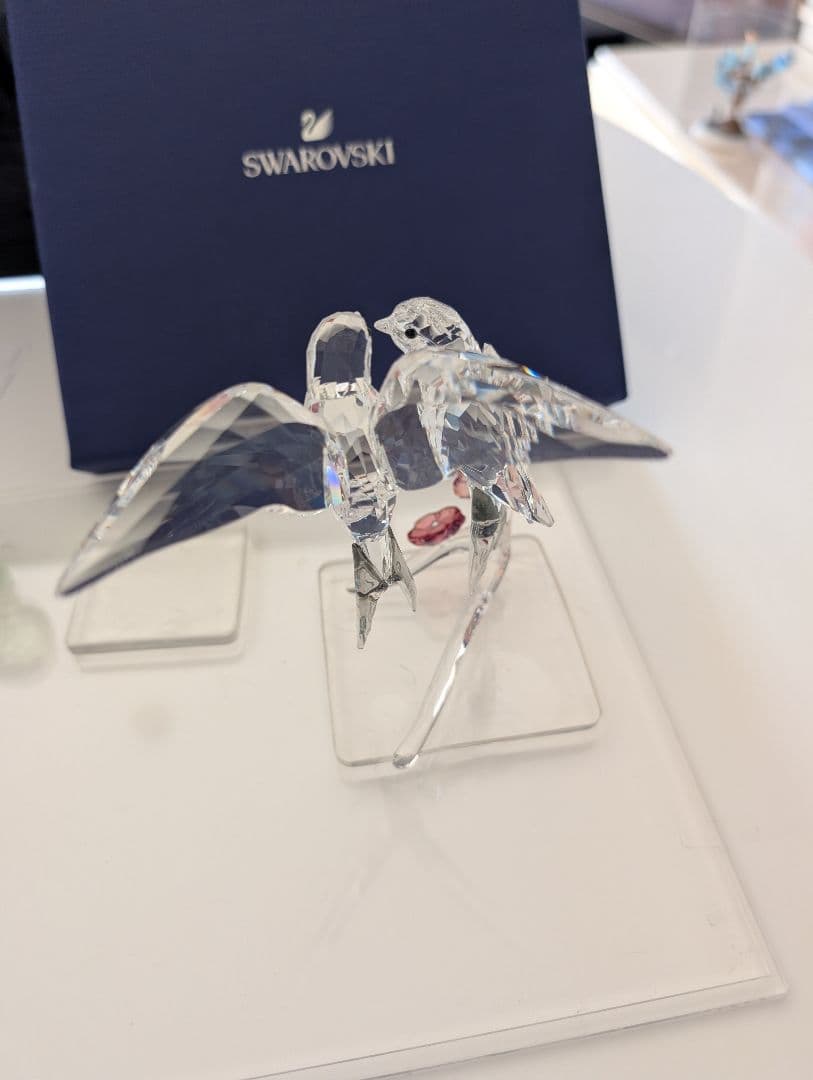 Swarovski クリスタル　 ツバメ　鳥と花の置物