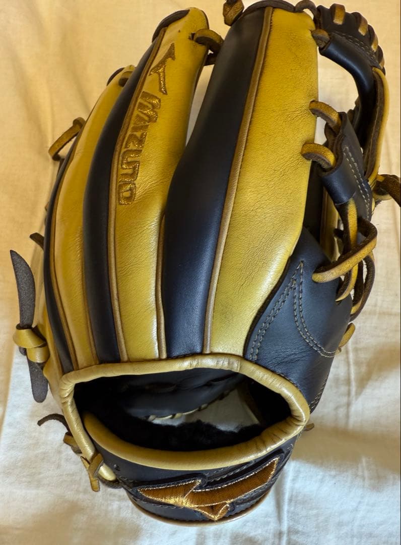 【中古/定価6.2万】ミズノプロ 内野手 坂本型グラブ 黒シャンパンイエロー