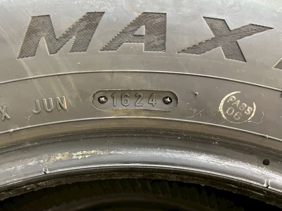 T*様 205/60R16 2024年製‼️ バリ山 夏タイヤ 4本