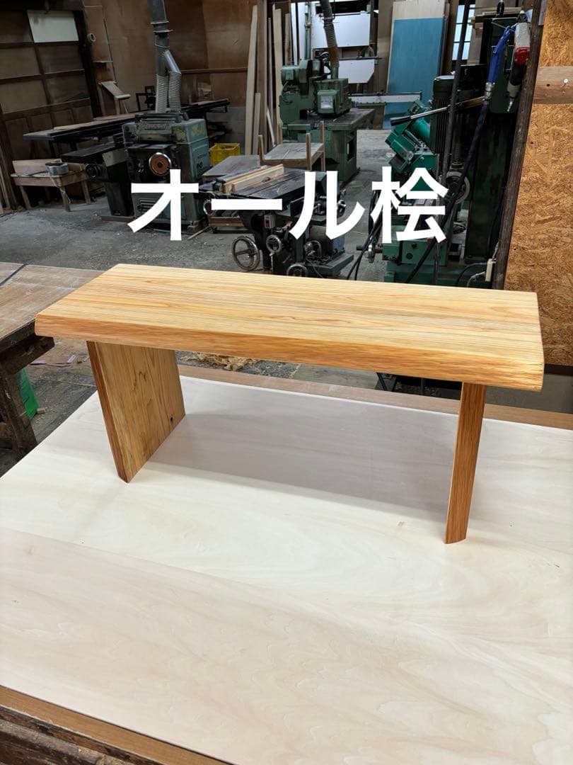 ヒノキのテーブル　耳付き板
