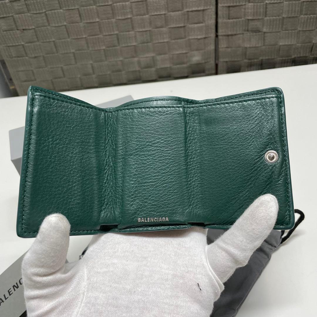 ギ*ス様 BALENCIAGA グリーンレザー 三つ折り財布