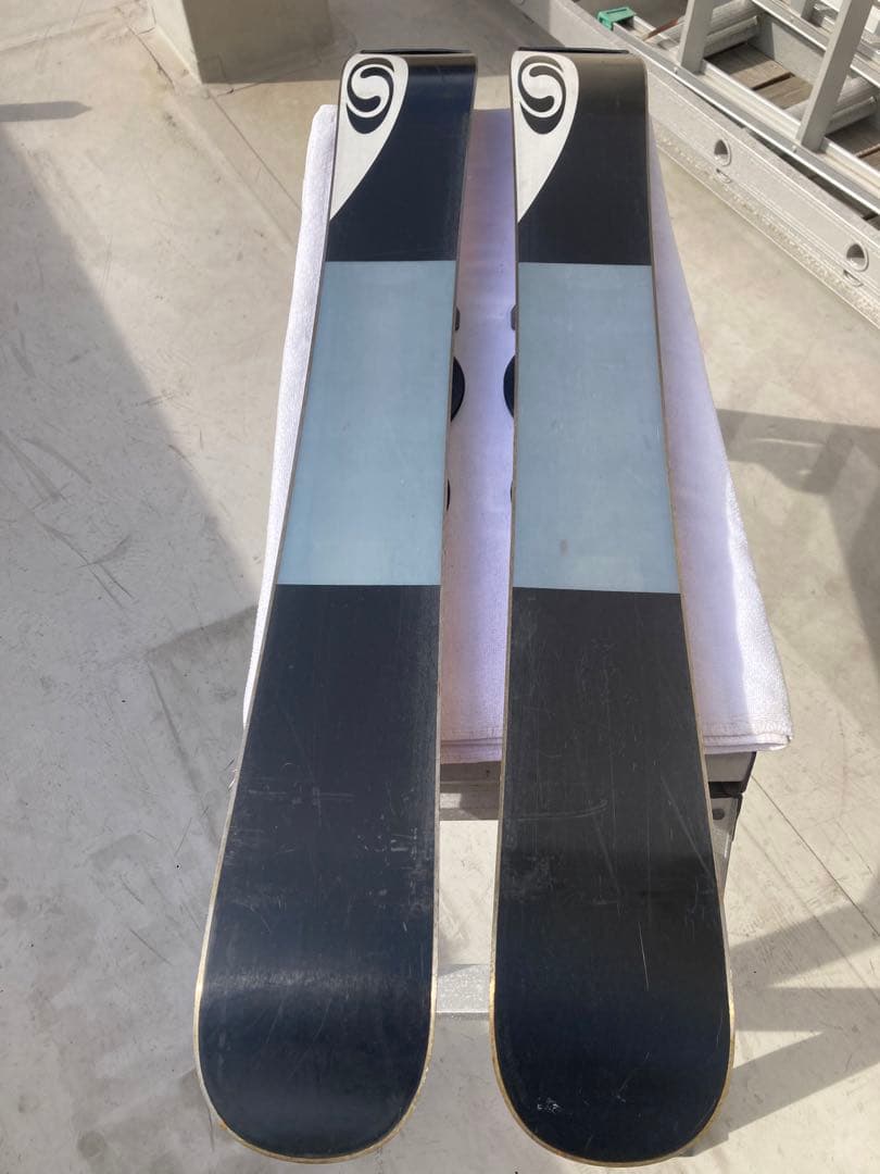 RITEN スキー板 赤/黒 バインディング付き