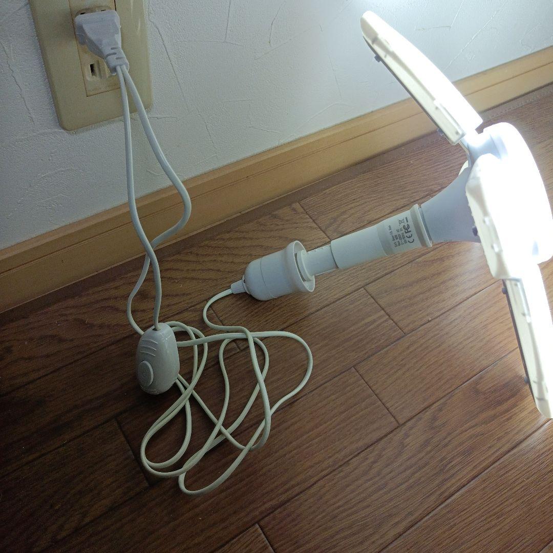 ガレージ、倉庫、作業灯部屋LED電球 4枚羽根 3個スイッチコード金具セット