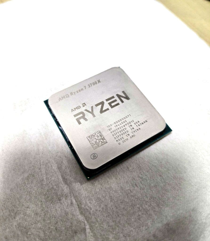 AMD RYZEN 7 3700X(クーラー未使用)