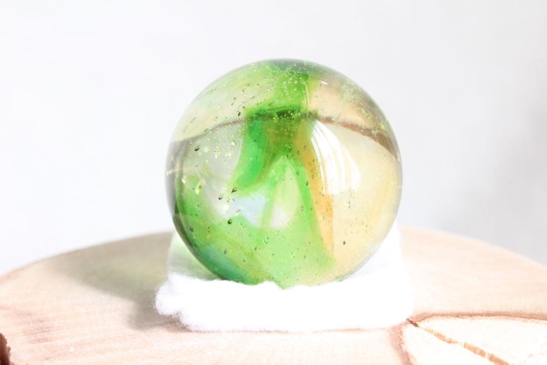 シエラネバダ産アンダラクリスタル　スフィア　マルチカラー（グリーン&イエロー）