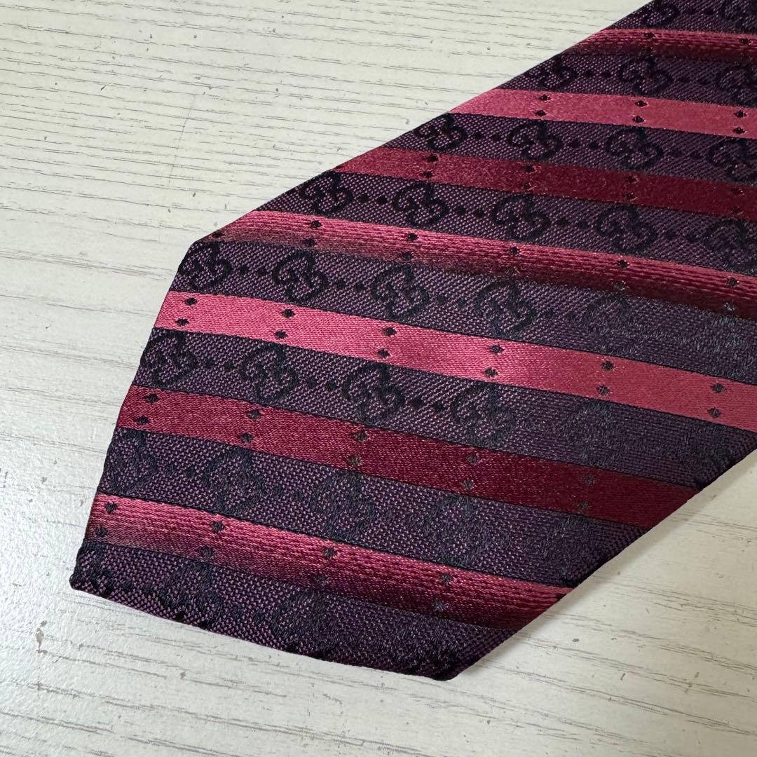 【新品同様】GUCCI グッチ ネクタイ　パープル×ボルドー　GG ストライプ