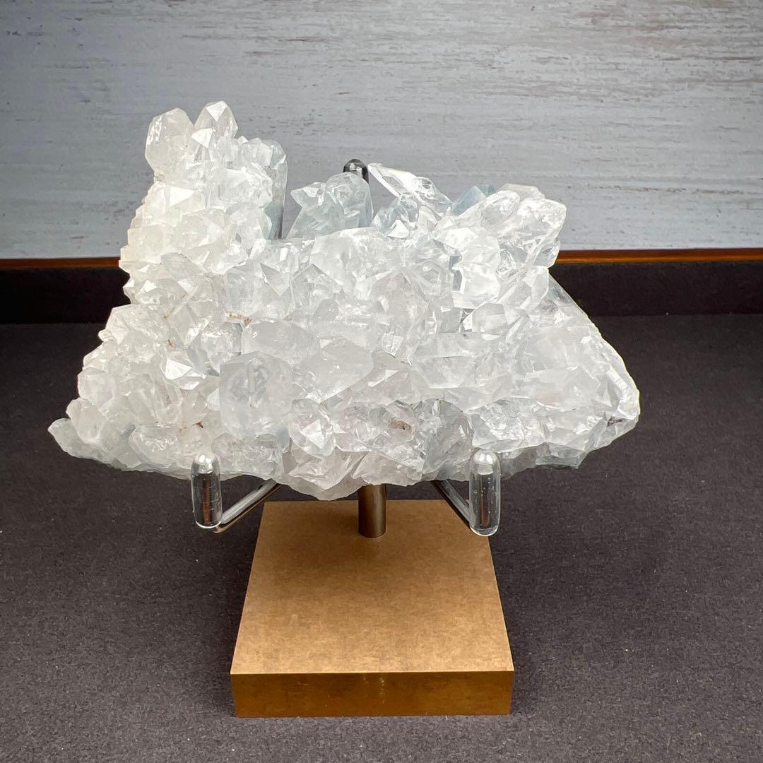 天然石　ブルーラビットヘア　クラスター　161グラム　台座付き