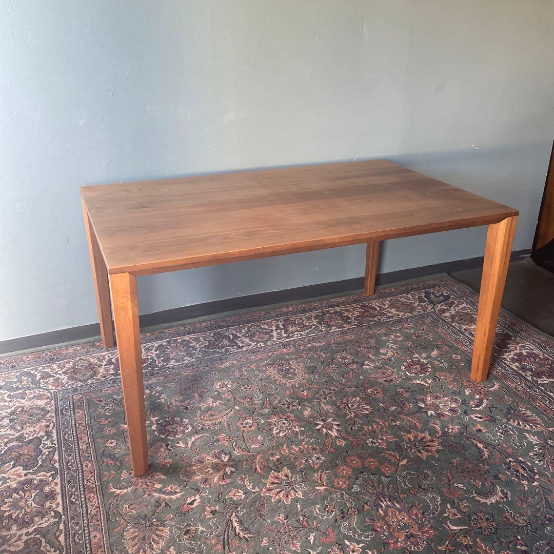 カリモク　天然木　ウォールナット　ダイニングテーブル