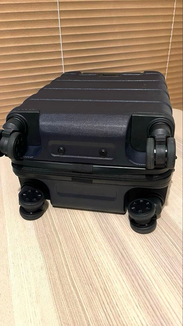 【無印良品】ハードキャリーケース紺色 20L 機内持ち込み可