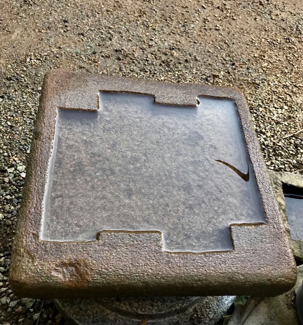 四角水鉢・向鉢・オブジェ・バードバス・庭石・ガーデニング・置物