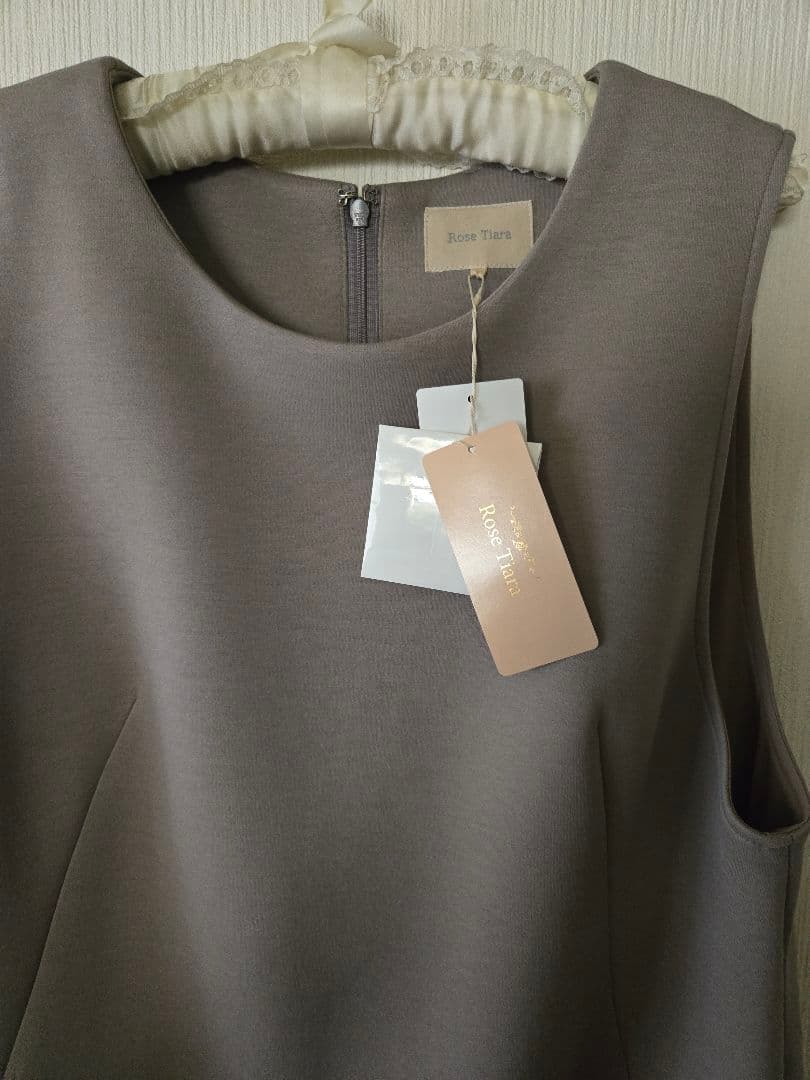 ローズティアラの ジャンパースカート