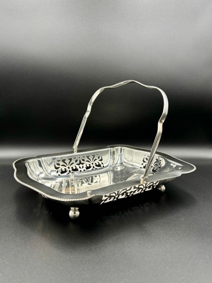 英国 アンティーク　銀メッキ　装飾バスケット　 ハンドル付き ヴィンテージ