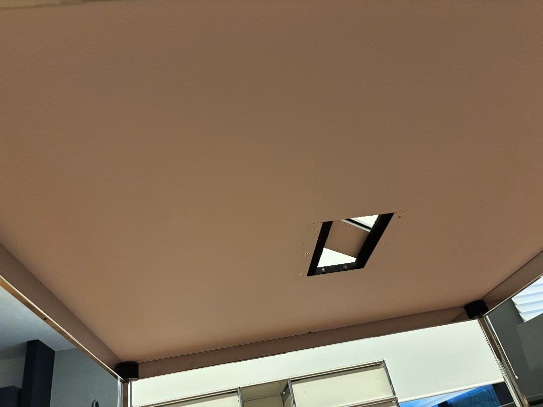 USMハラー　テーブル（配線開孔フタ付）