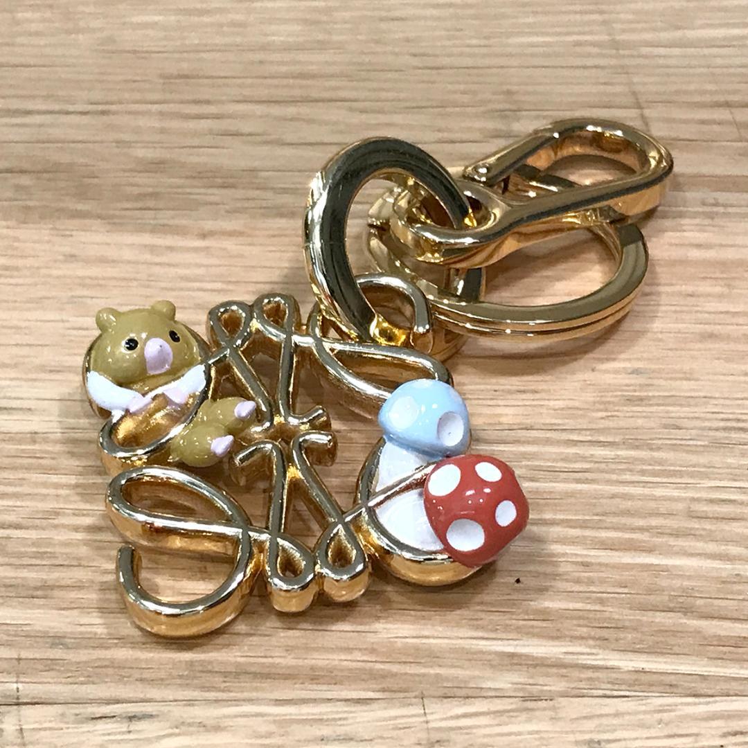 RRR様の 超美品 ロエベ スナフジタ コラボ アナグラム キーリング ハムスタ