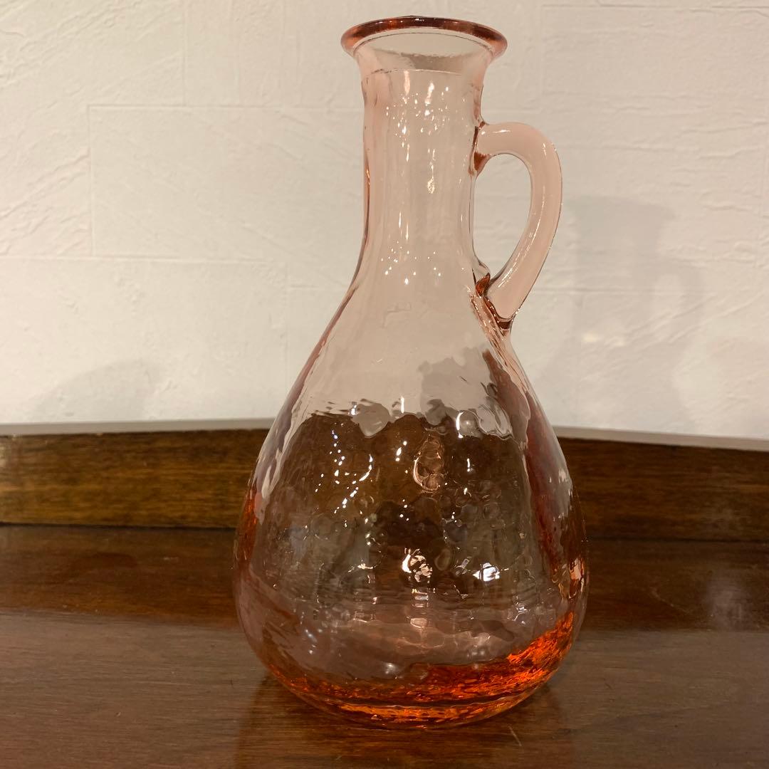 吹きガラス レトロガラス アンティークガラス ピンクガラス 花瓶 ハンドル付き