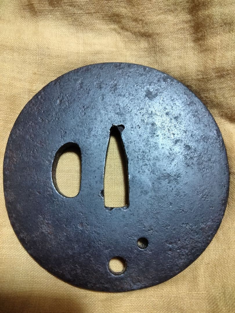 鉄鍔　鐔　(佐州住利貞　無文腕貫孔)　江戸時代　新潟　佐渡