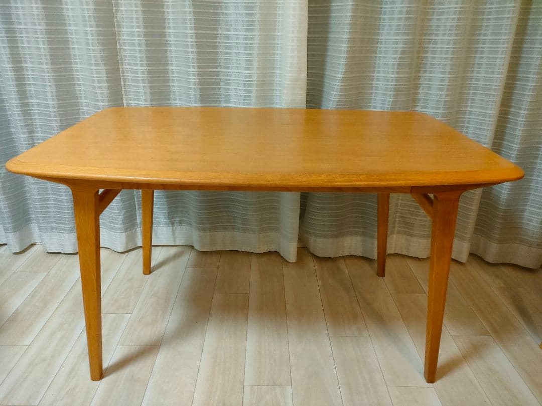 idee ダイニングテーブル