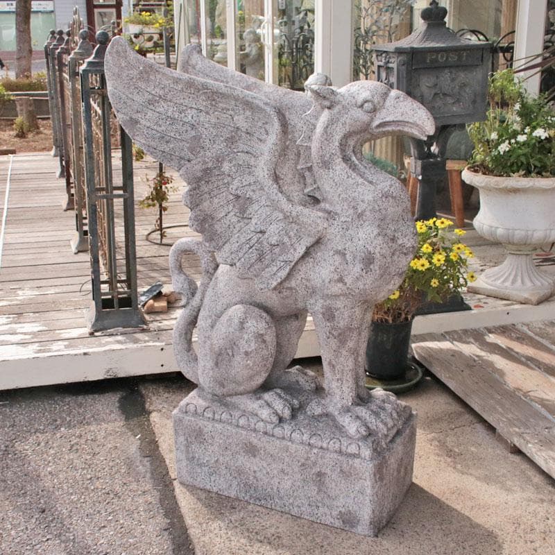 石像風グリフォン 樹脂製 神話の守護者が佇むガーデンオブジェ 143-212