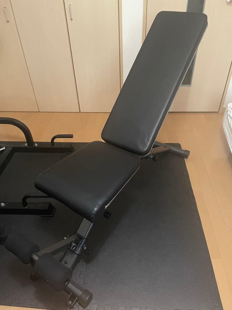 アジャスタブルベンチ