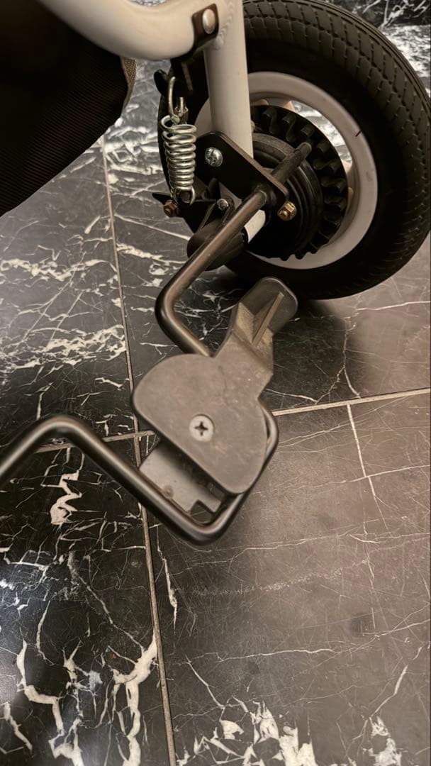 ロイロイエアバキーベビーカー