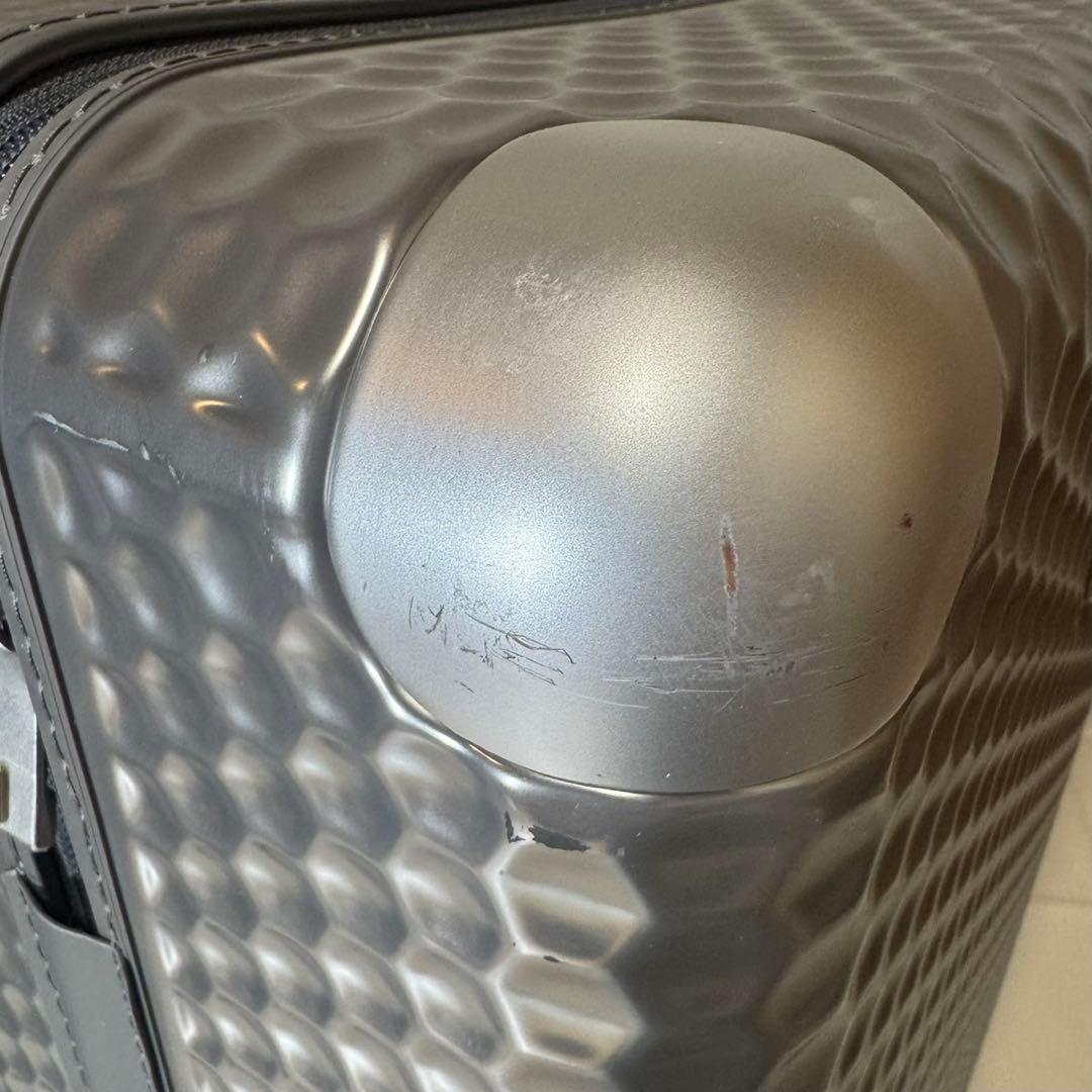 i*4様 シルバー ポリカーボネート キャリーケース