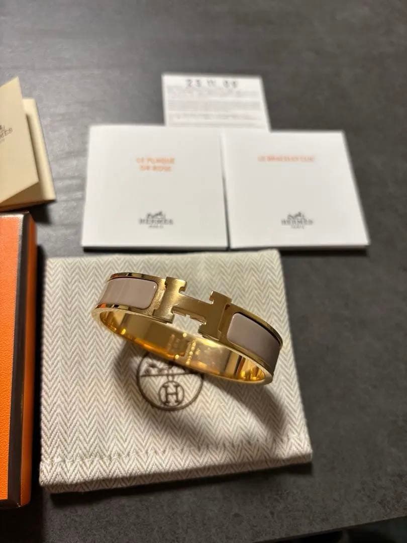 HERMES エナメルブレスレットクリックH