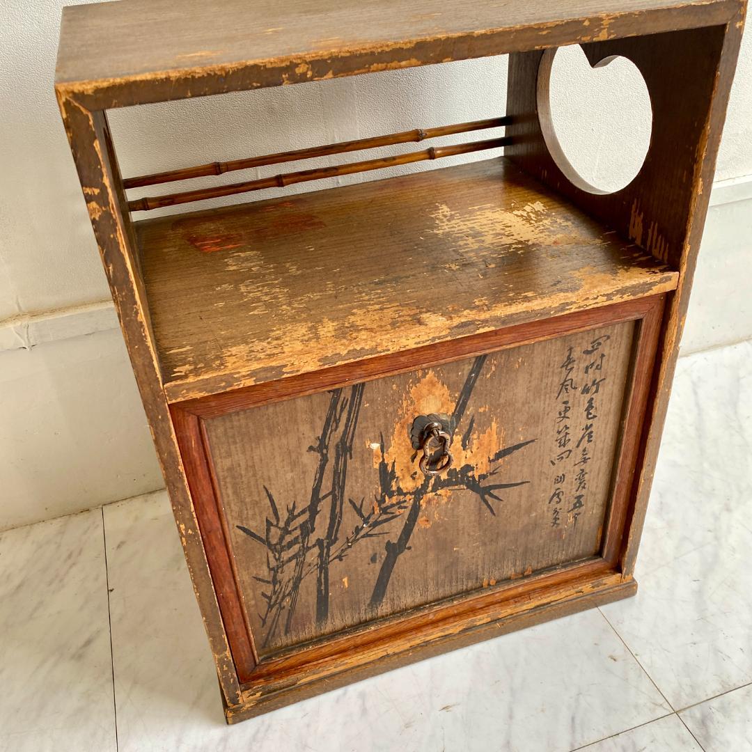 昭和レトロ 木製 飾り棚 小引き戸 竹絵 和風 キャビネット 花台 古道具