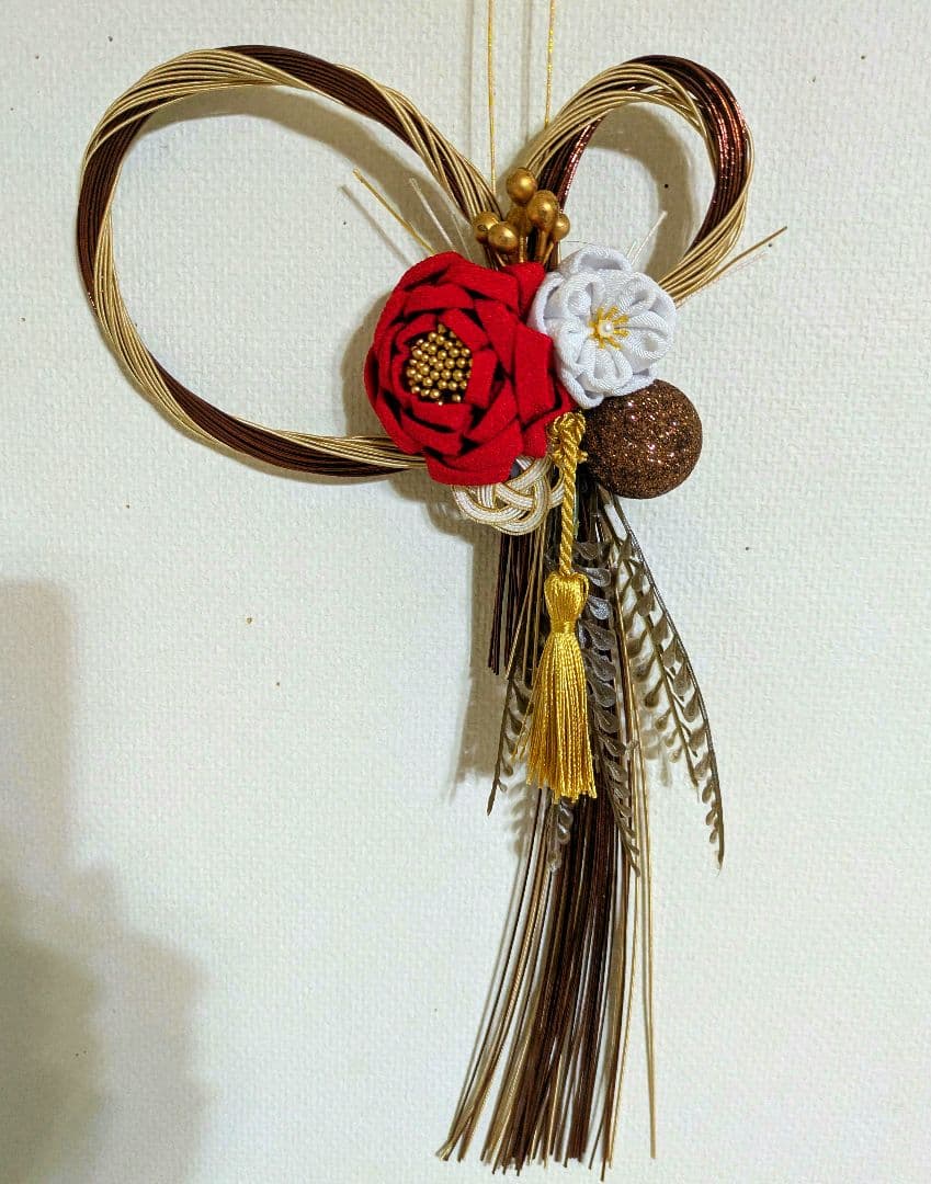 しめ飾り　正月飾り 水引リース×つまみ細工　 ハンドメイド　しめ縄