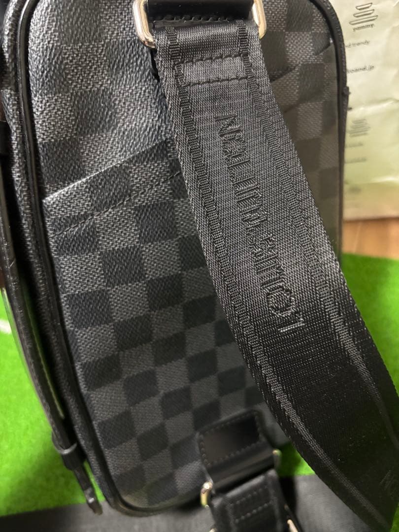 本日限定価格　Louis Vuitton 財布付きボディバッグ ブラック