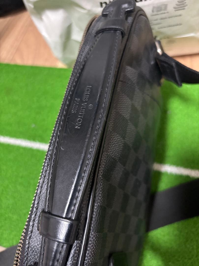 本日限定価格　Louis Vuitton 財布付きボディバッグ ブラック