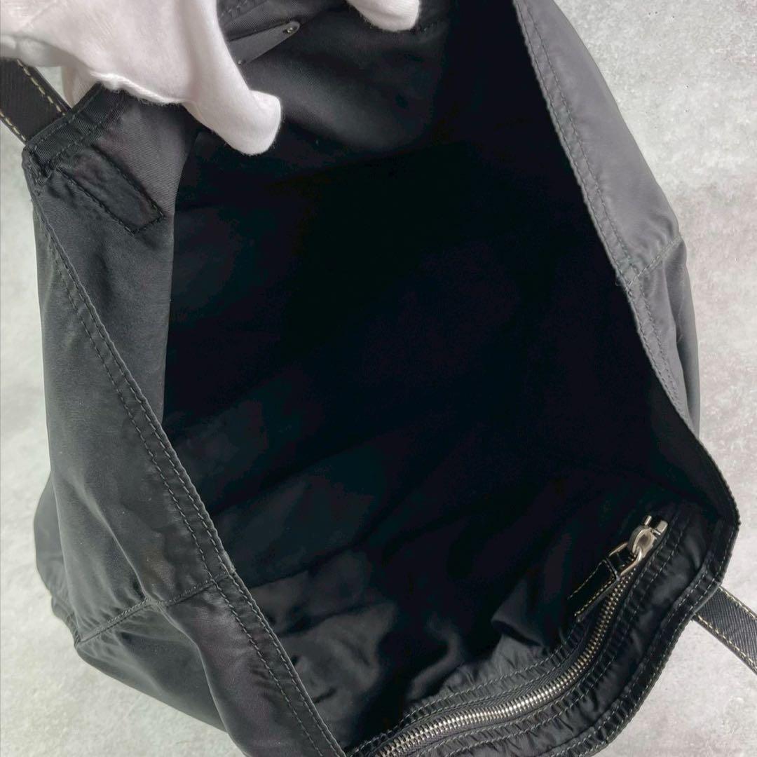 みんみ✨PRADA トートバッグ 黒 テスートナイロン 三角ロゴ カラビナ
