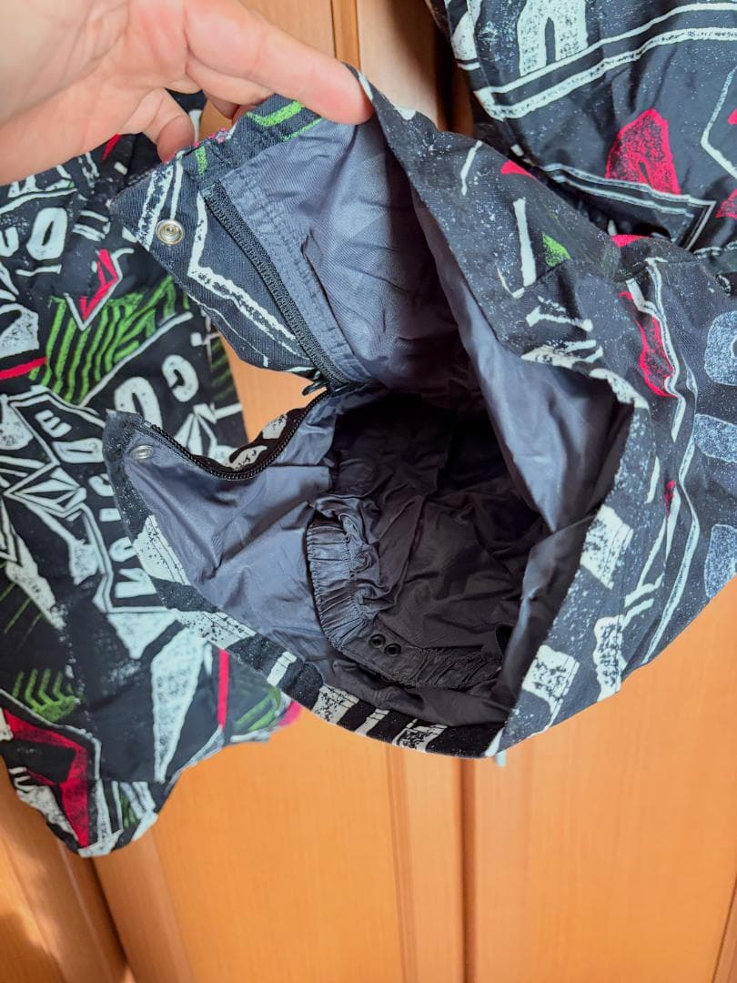さかも！ さん専用◾️VOLCOM スノーボードウェア　上下セット　Lサイズ