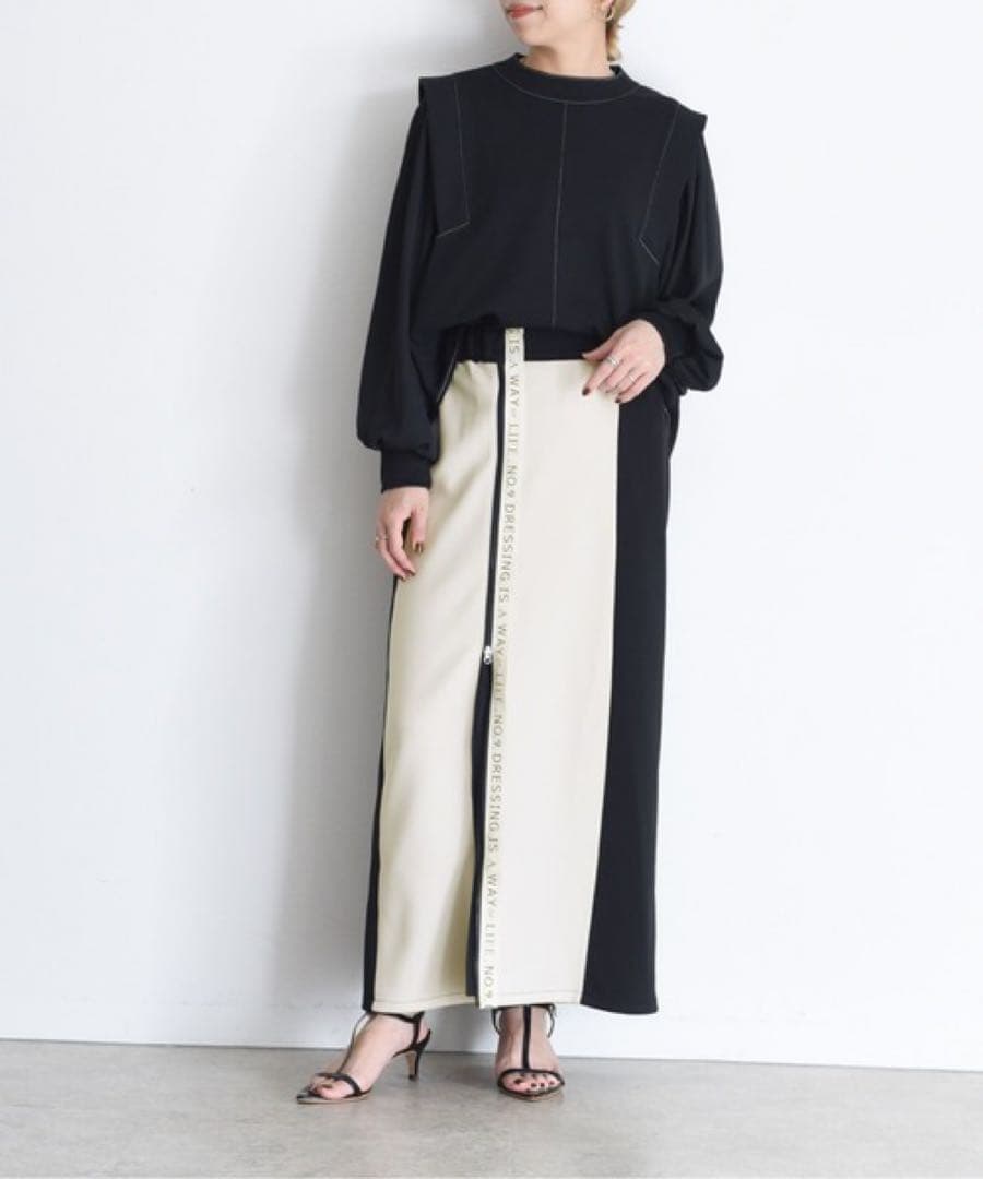 7号～13号対応ZIP開閉で表情が変わるストレッチボンディングロゴテープスカート