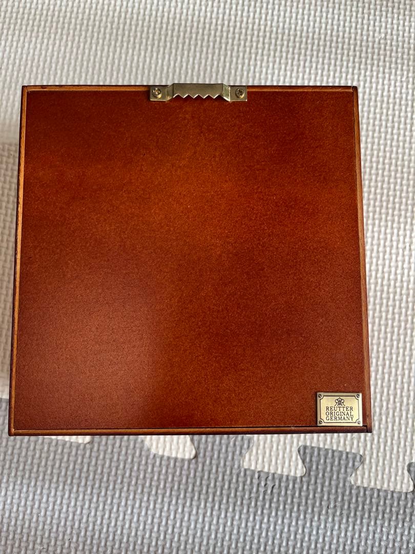 ロイターポーセリン　ミニチュアドールハウス