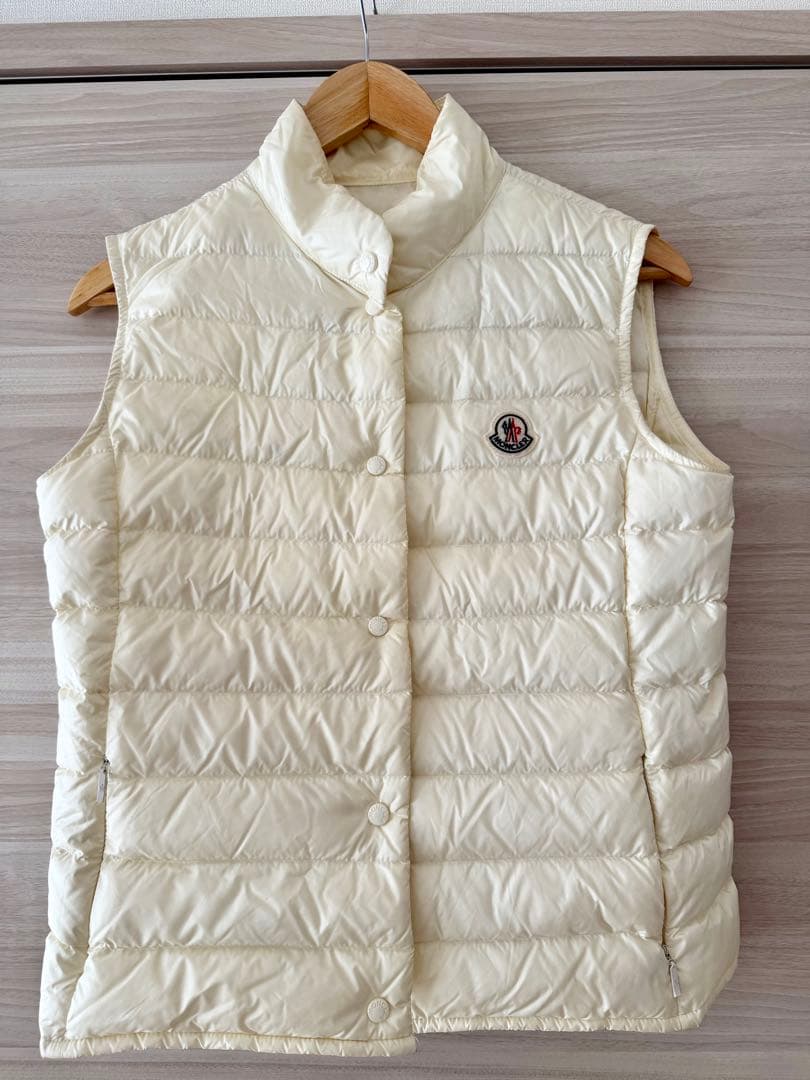MONCLER アイボリー軽量ダウンベスト　サイズ2