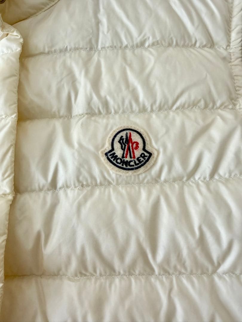 MONCLER アイボリー軽量ダウンベスト　サイズ2