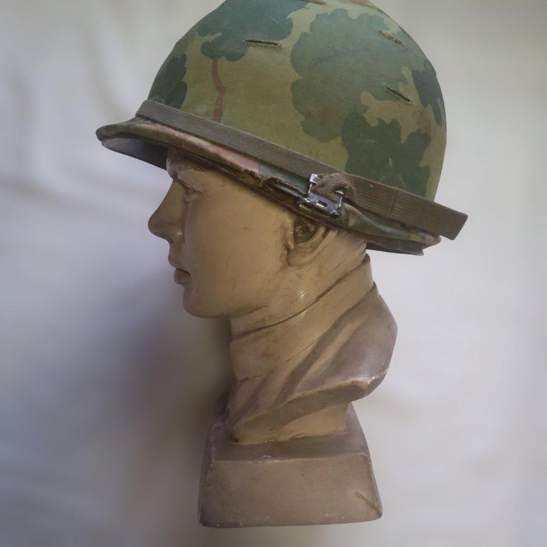 ベトナム戦争 M-1ヘルメットセット 中古品 装飾用胸像付き