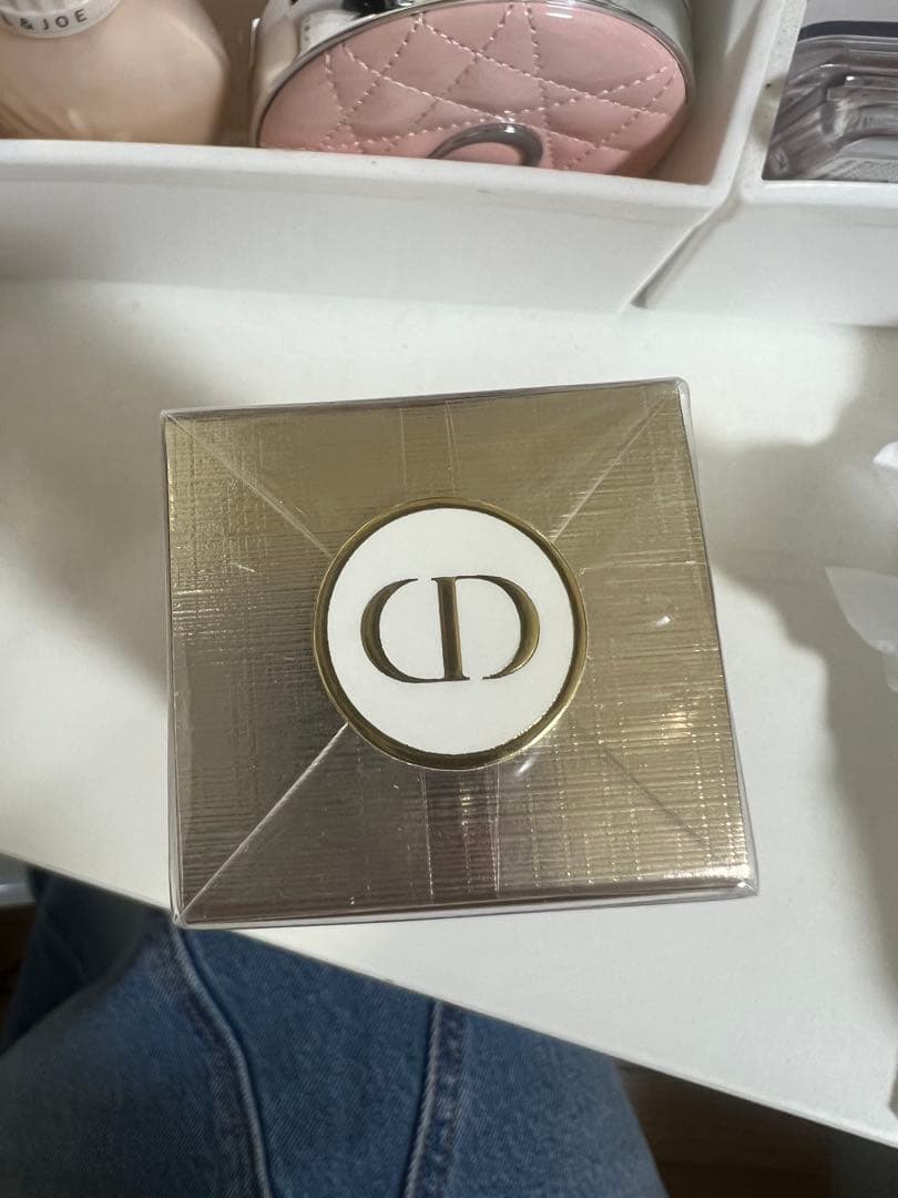 ディオール　プレステージホワイトルプロテクターUVルミエールシアーグロー　新品