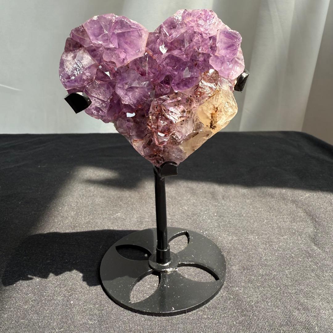 天然石カルサイト&ブラックトルマリン共生アメジストのハート　NO.070413