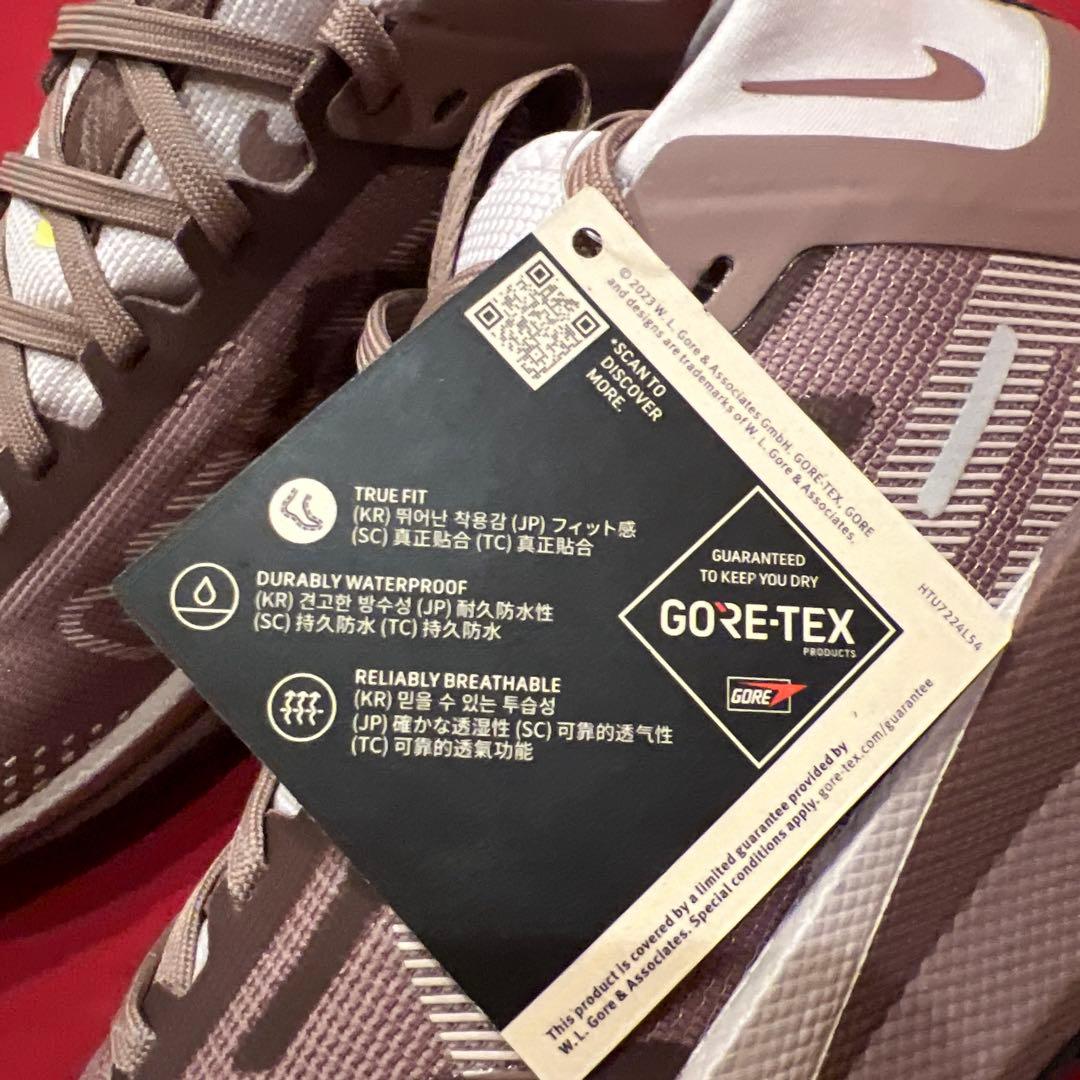 新品　23.5cm　ナイキ　ウィメンズ ペガサス トレイル 4 GORE-TEX