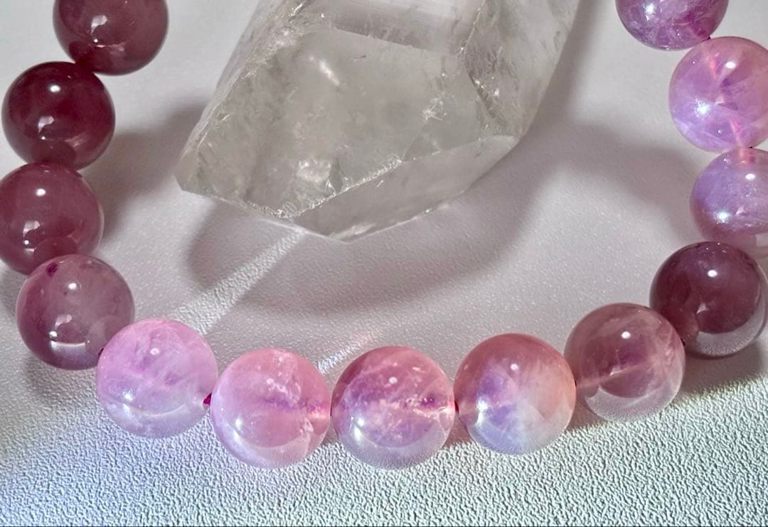 究極品質　愛と安らぎを象徴する宝石　幻のロイヤルパープルスターローズクォーツ