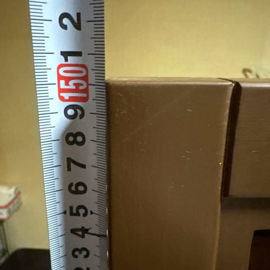 アンティーク調　窓枠デザイン木製パーテーション