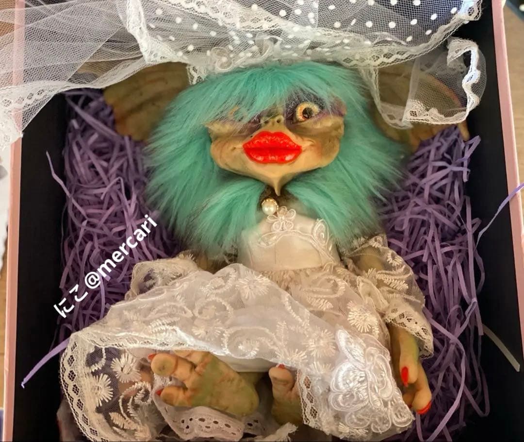 グレムリン　アートドール　海外作家様制作ぬいぐるみ　レディーグレムリン　グレタ