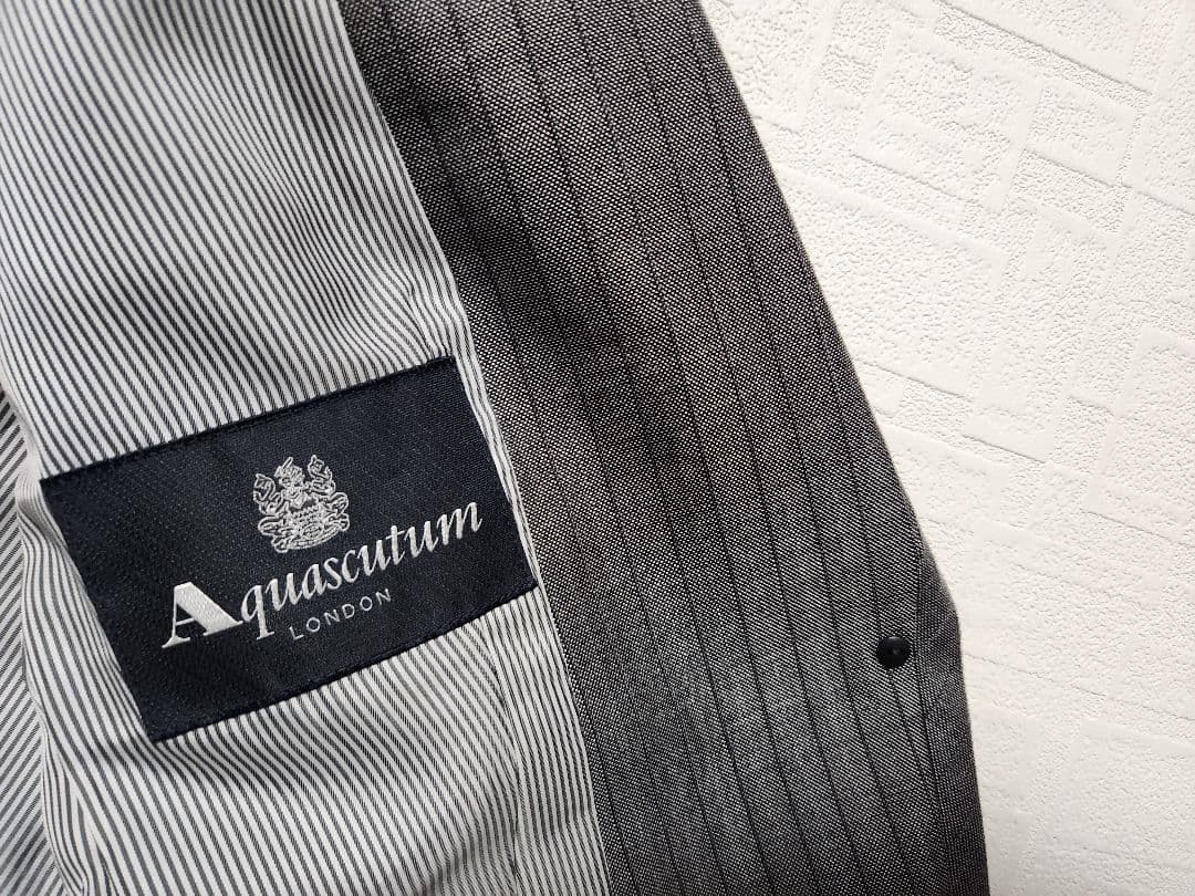 こ*み様 アクアスキュータム　レディース　パンツスーツ　グレー　シルク混　ストラ